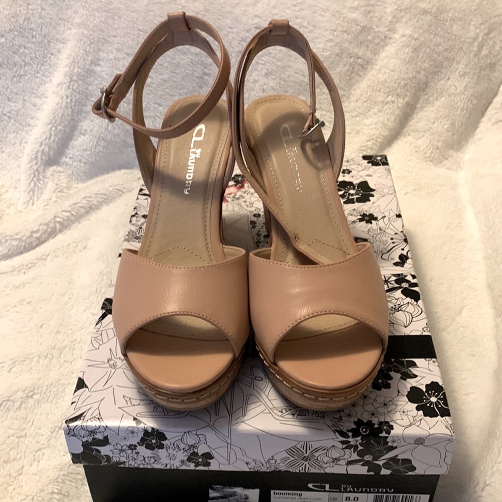 CL by Chinese Laundry brand new. Platform Sandals.